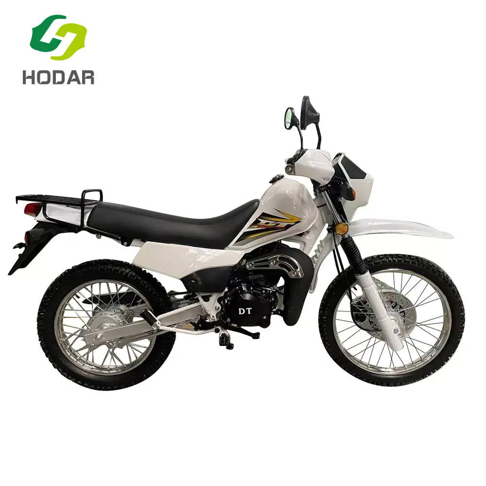 Jak pojazdy terenowe radzą sobie z wyzwaniami terenowymi i wydajnościowymi?